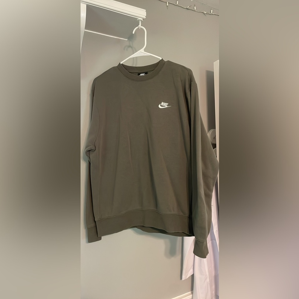 Nike Gray Crewneck Sweater with Ribbed Cuffs